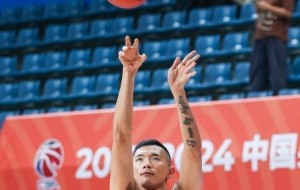 媒体人：陈林坚体检初步结果已出 下午会抵达青岛和山东男篮会合