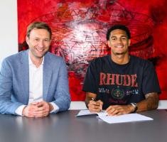 队史标王！官方：药厂签22岁利物浦中卫宽萨，转会费总价3500万镑